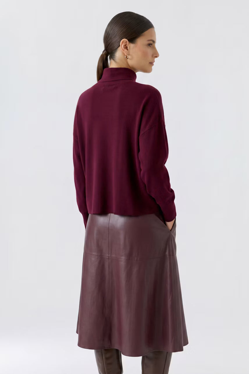 OUI Pullover - bramble berry