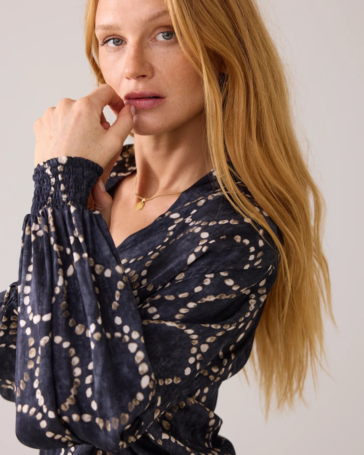 Summum Slightly shiny top with print