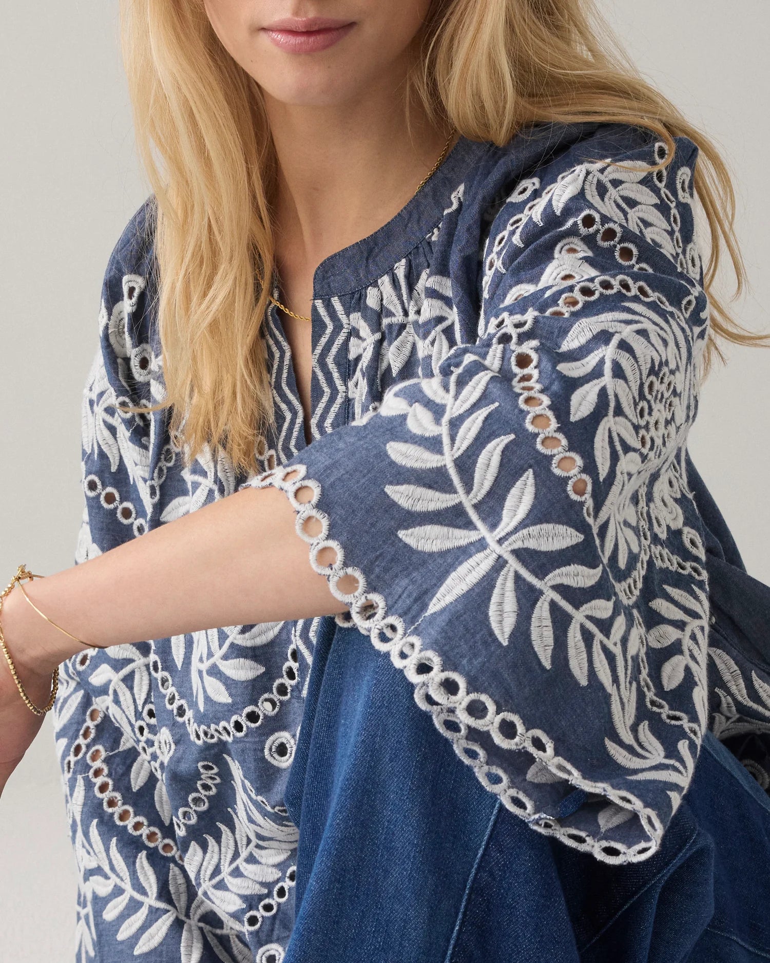 Summum CHAMBRAY TOP WITH EMBROIDERY