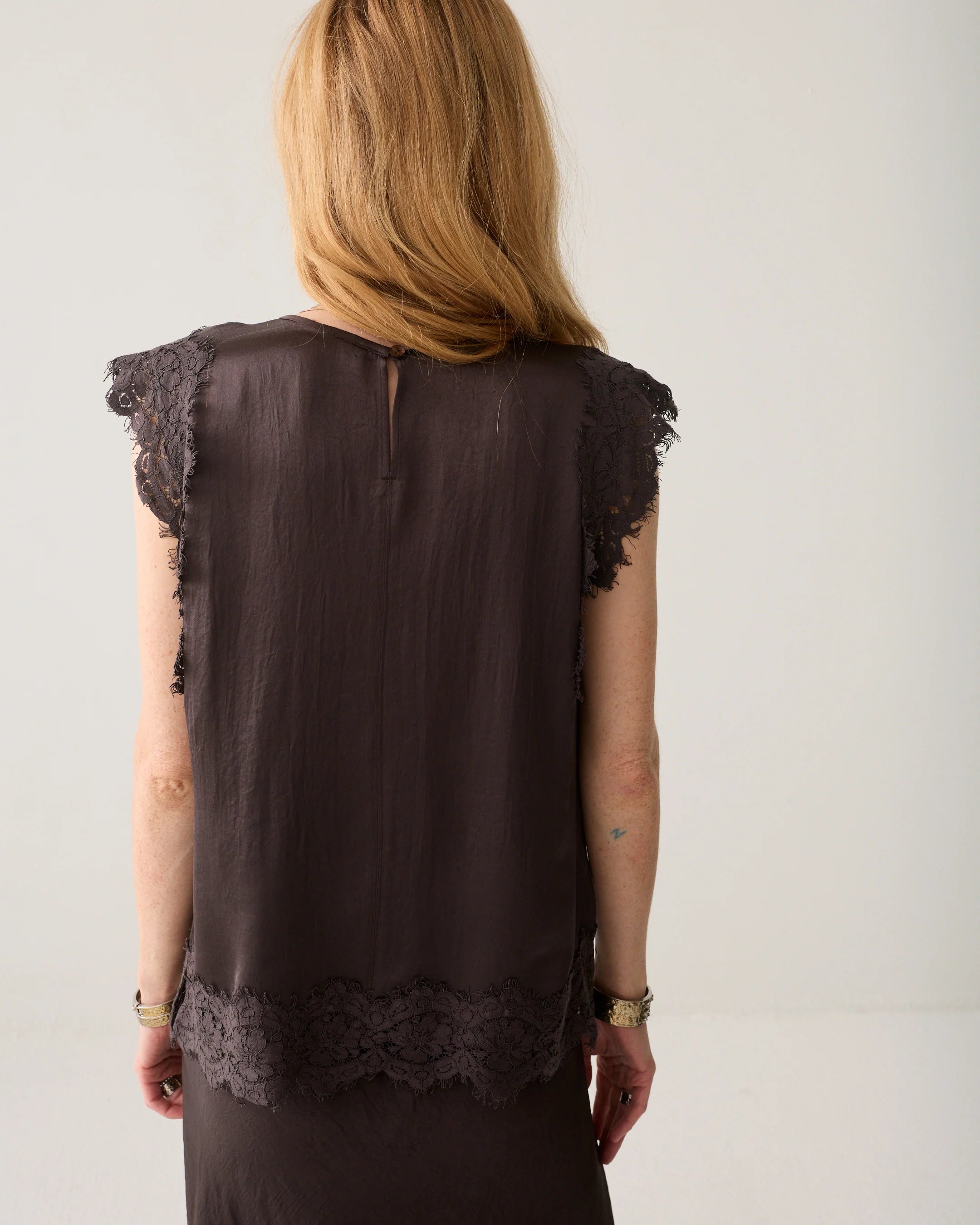 Summum Sleeveless top with lace