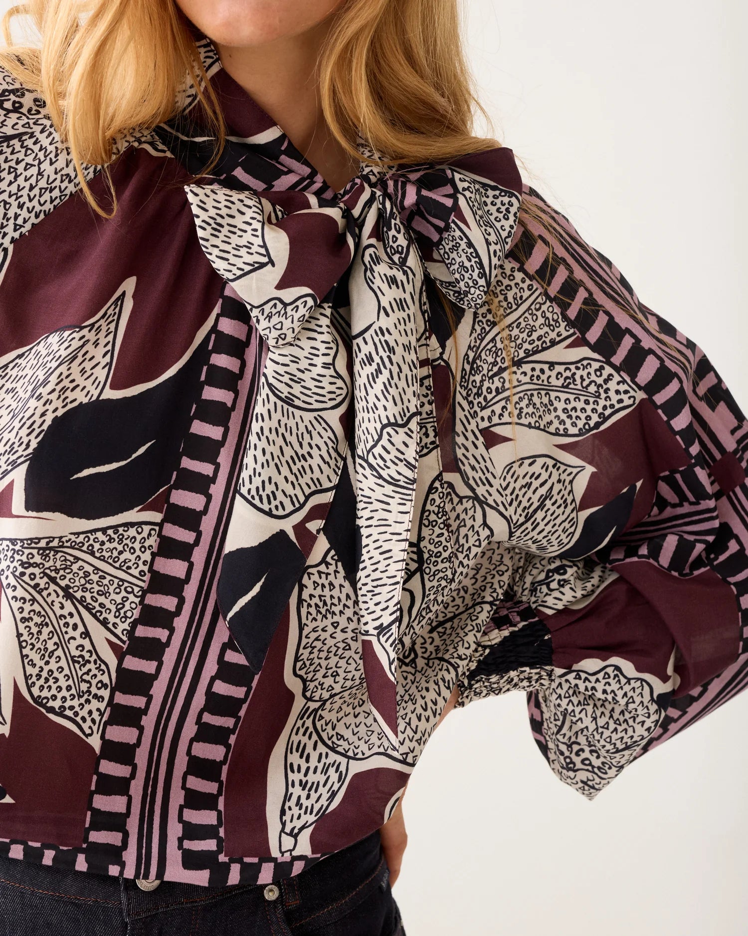 Summum Bow-tie top with scarf print