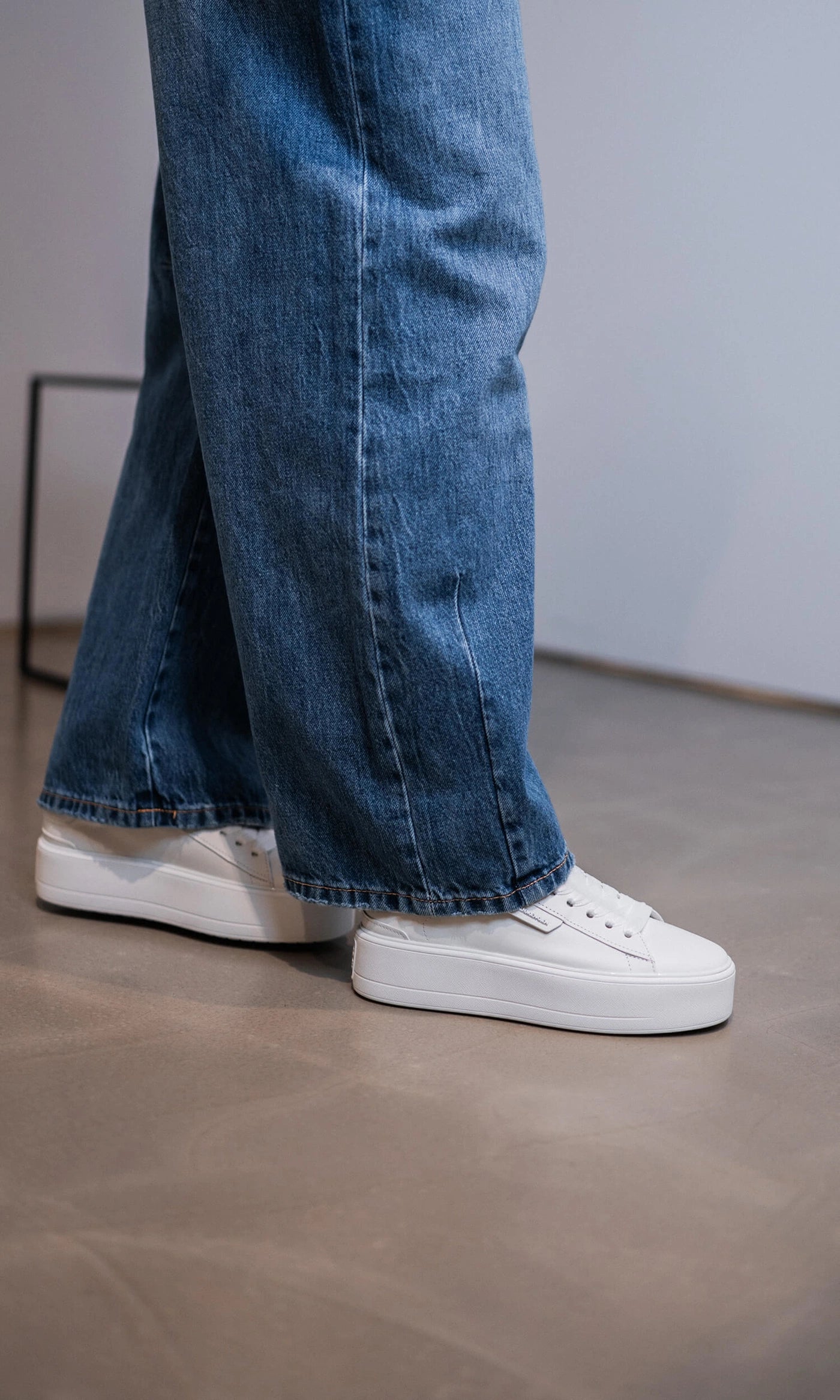 KENNEL & SCHMENGER Flo