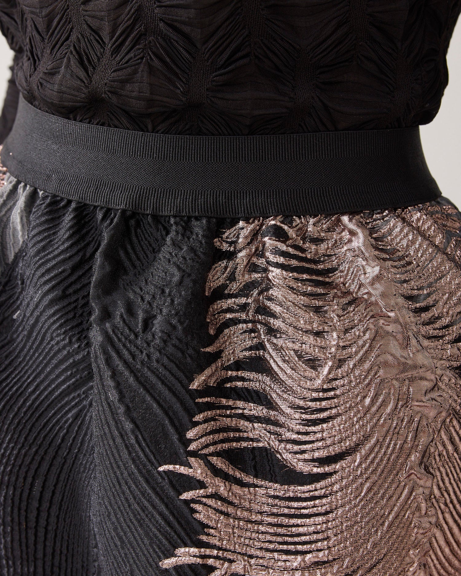 Summum Short festive skirt in jacquard fabric