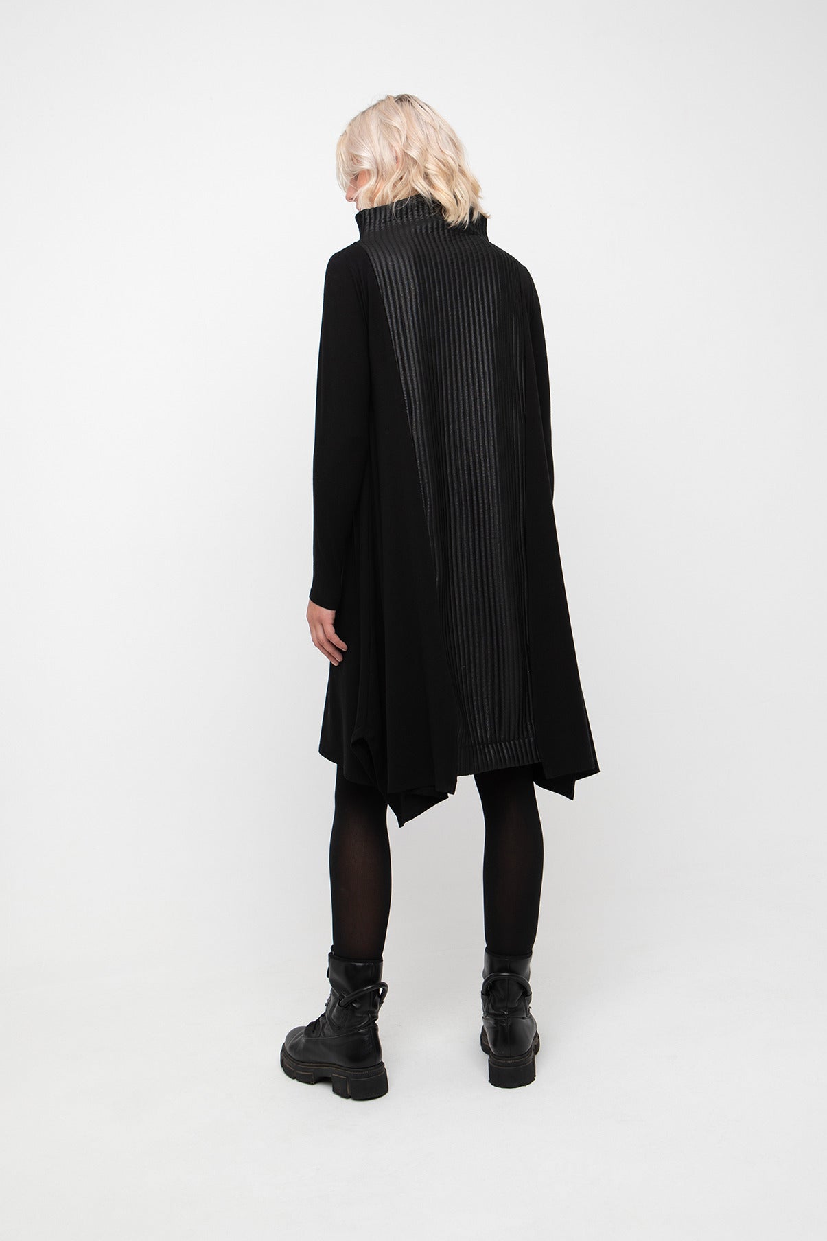OZAI N KU Asymmetrical dress