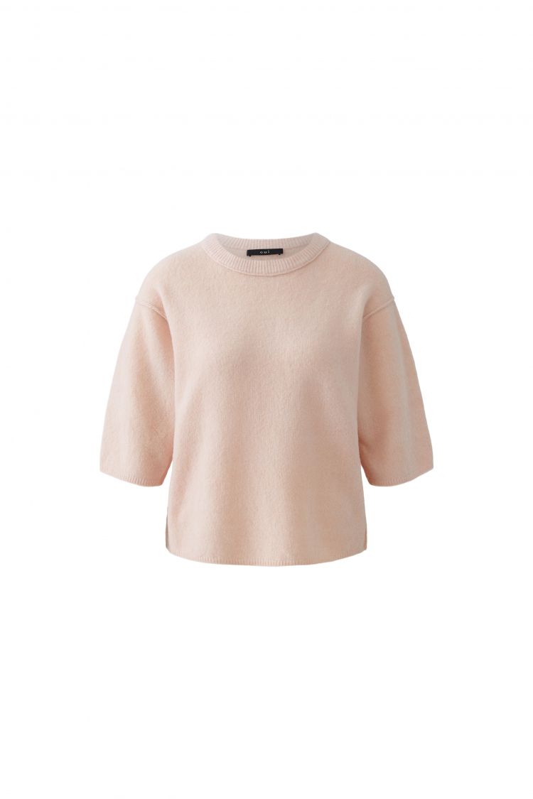 OUI pullover with outward seam