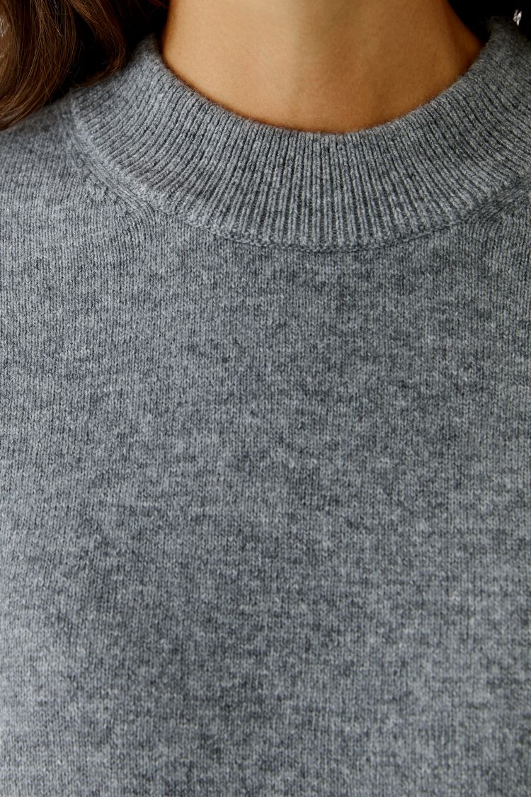 OUI short-sleeve pullover with offset shoulder seam
