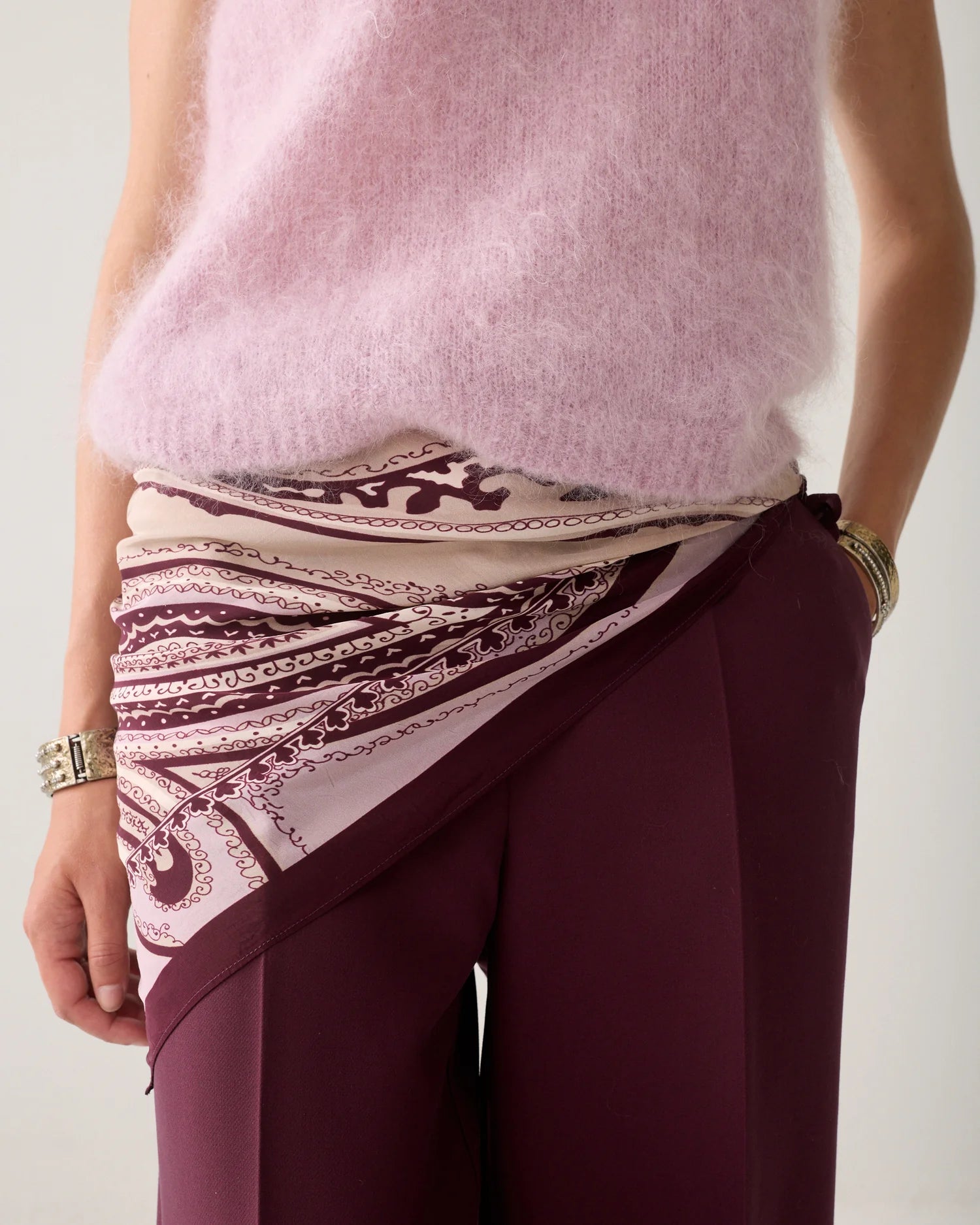 Summum Satin scarf with paisley print