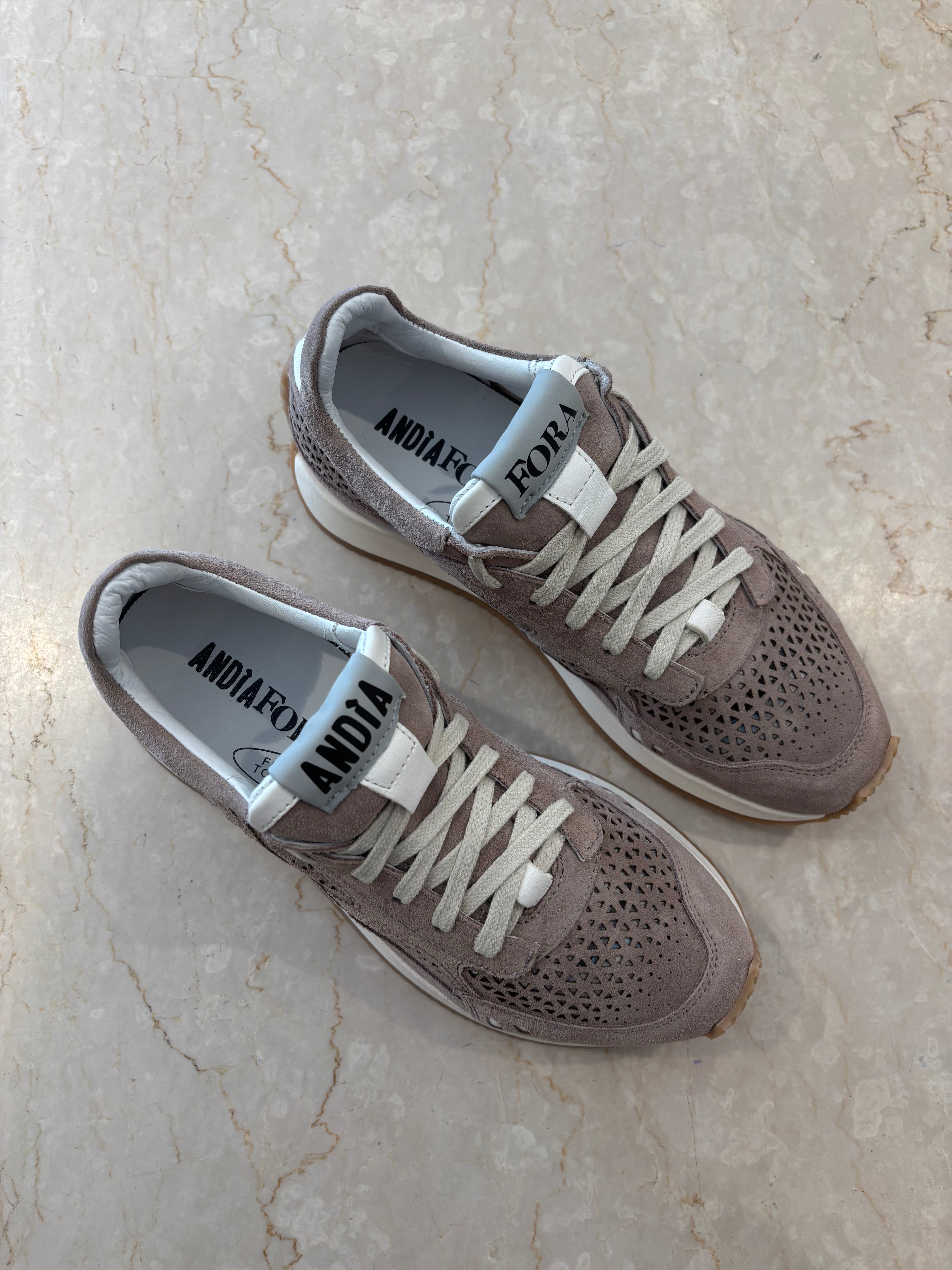 Anda Fora HOTY TRAF SUEDE TORTORA