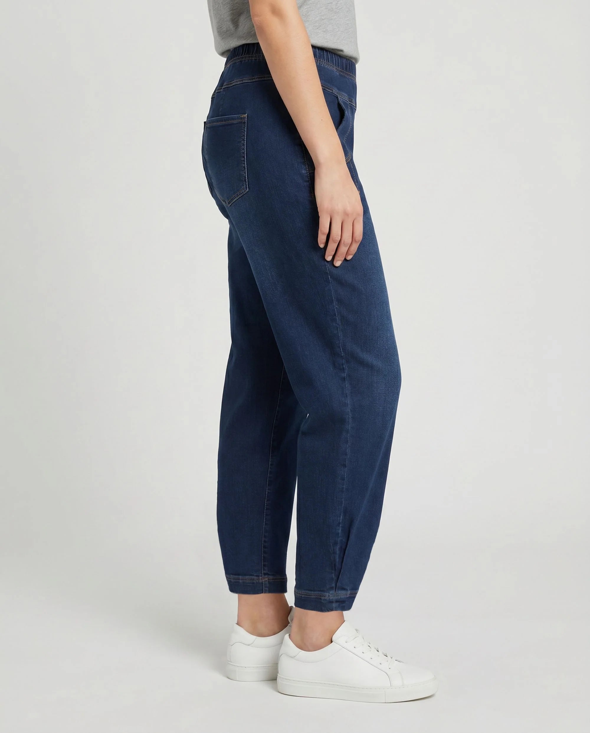 Stehmann Rachell in 6/8 length in power stretch denim
