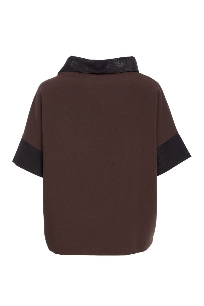 NAYA Placement print top with contrast cut away collar