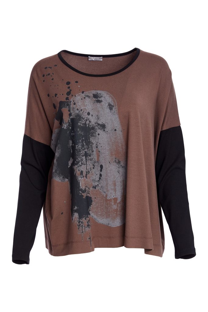 NAYA Placement print top with contrast binding and sleeves