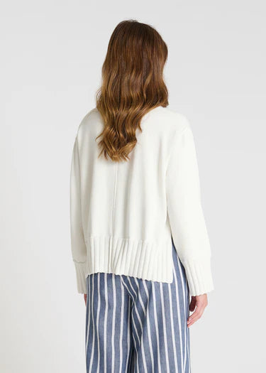 hana san Nalinin Sweater
