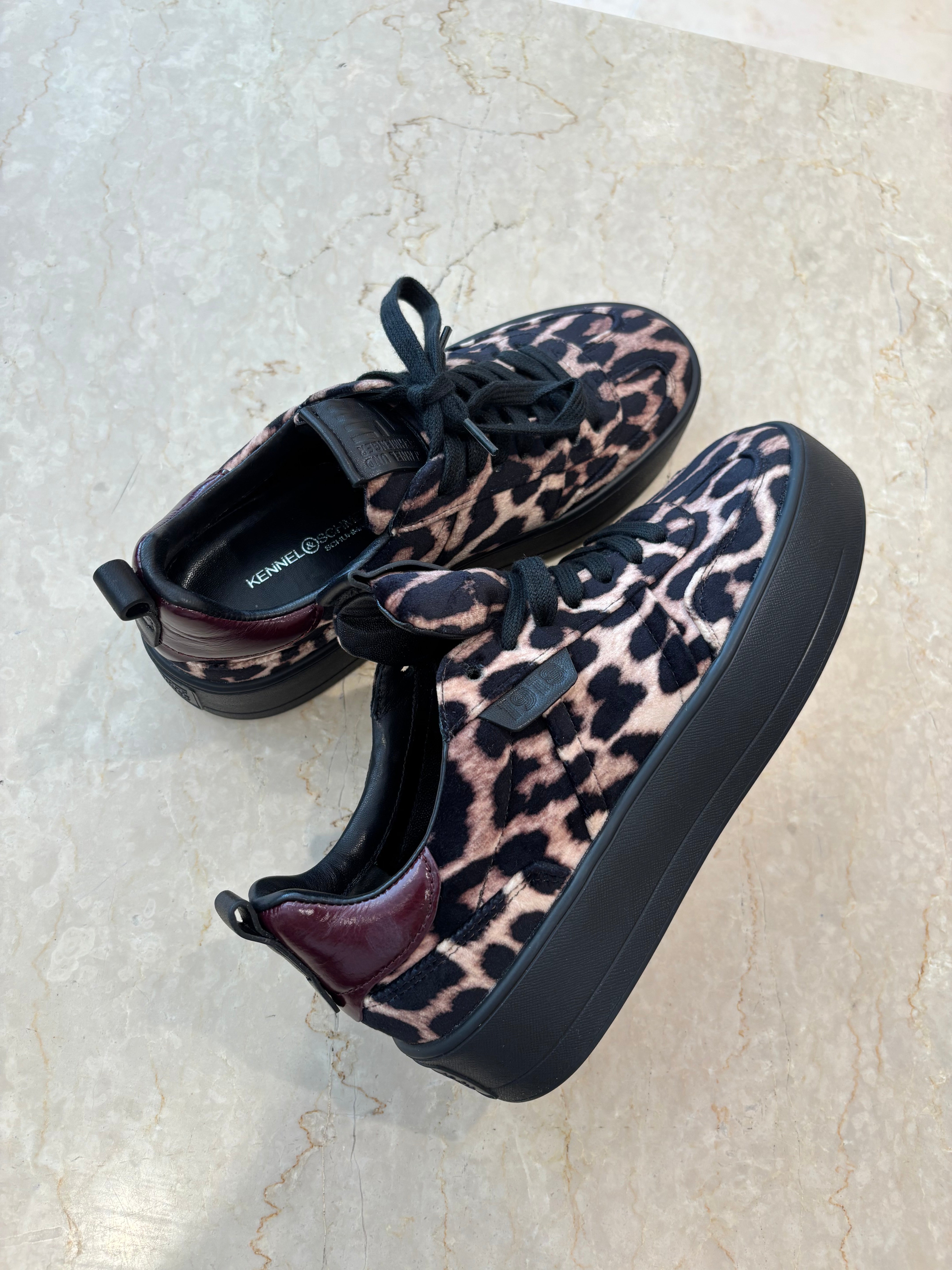 Kennel & Schmenger Leopard Trainers