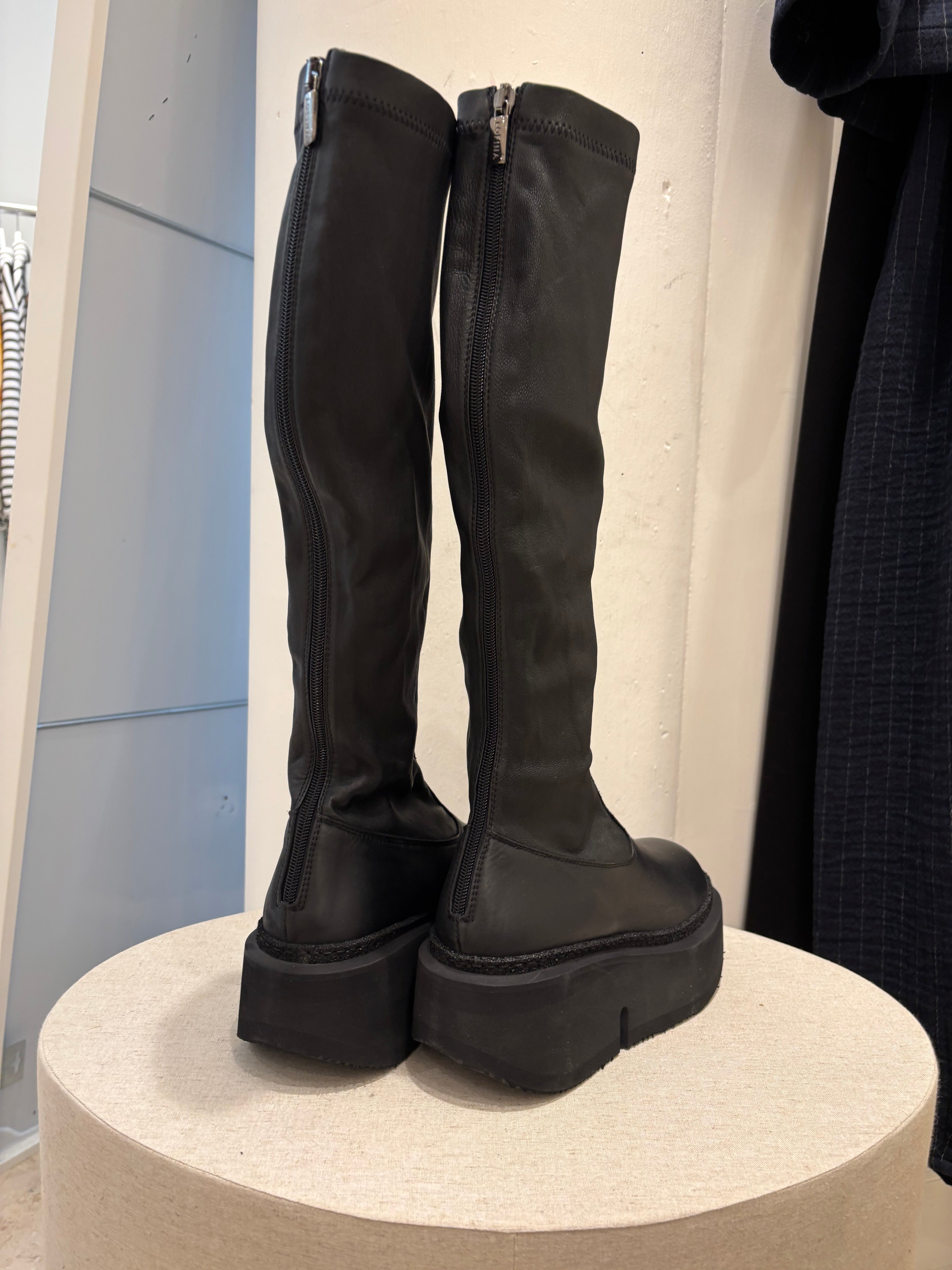 Lofina Nappa Stretch Nero Mo