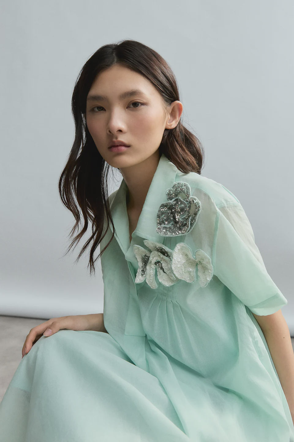 Psophia FLUID MIDI DRESS IN SHEER ORGANZA WHITH FLORAL APPLIQUÉ