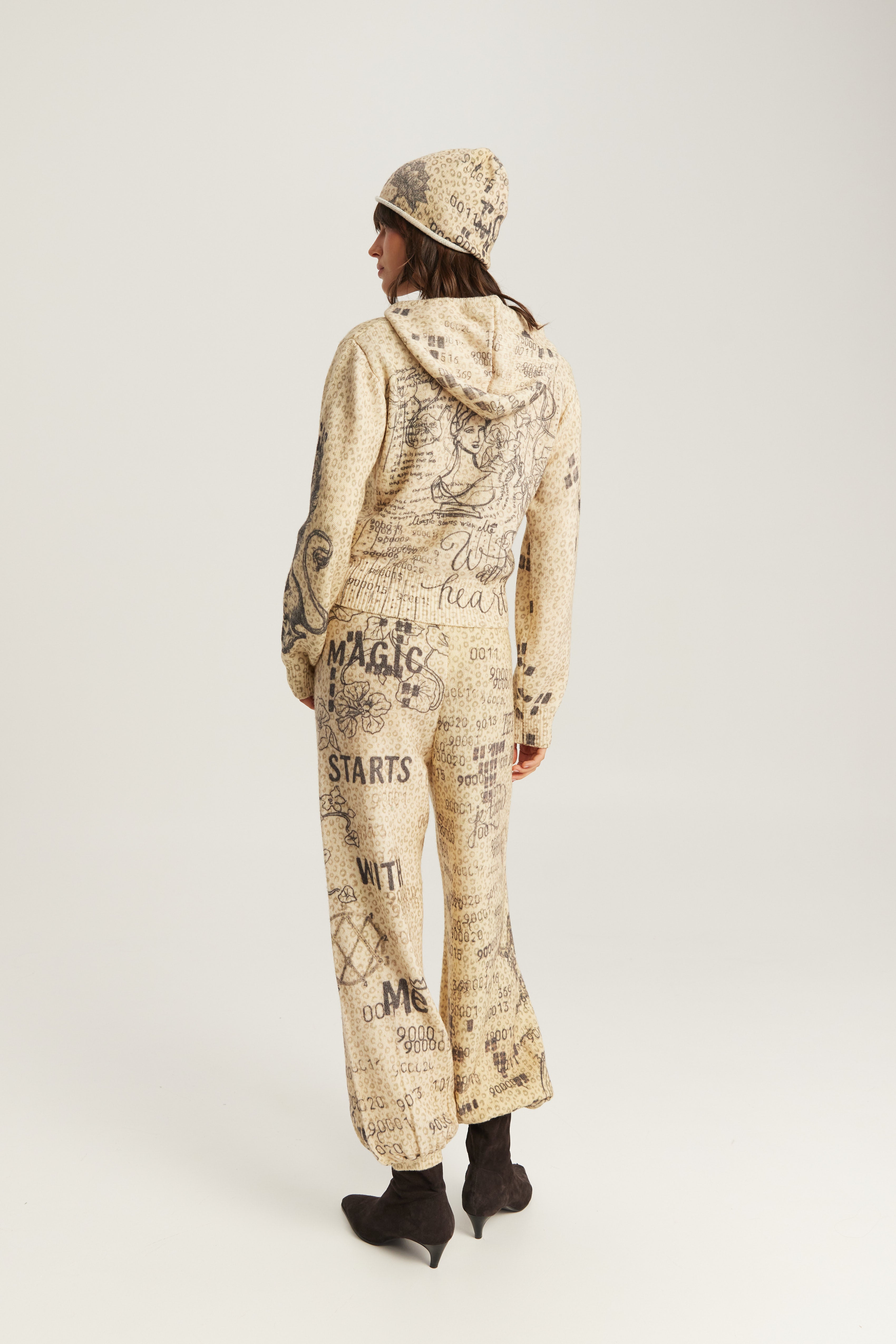 ME 369 RUMI ZIP HOOD