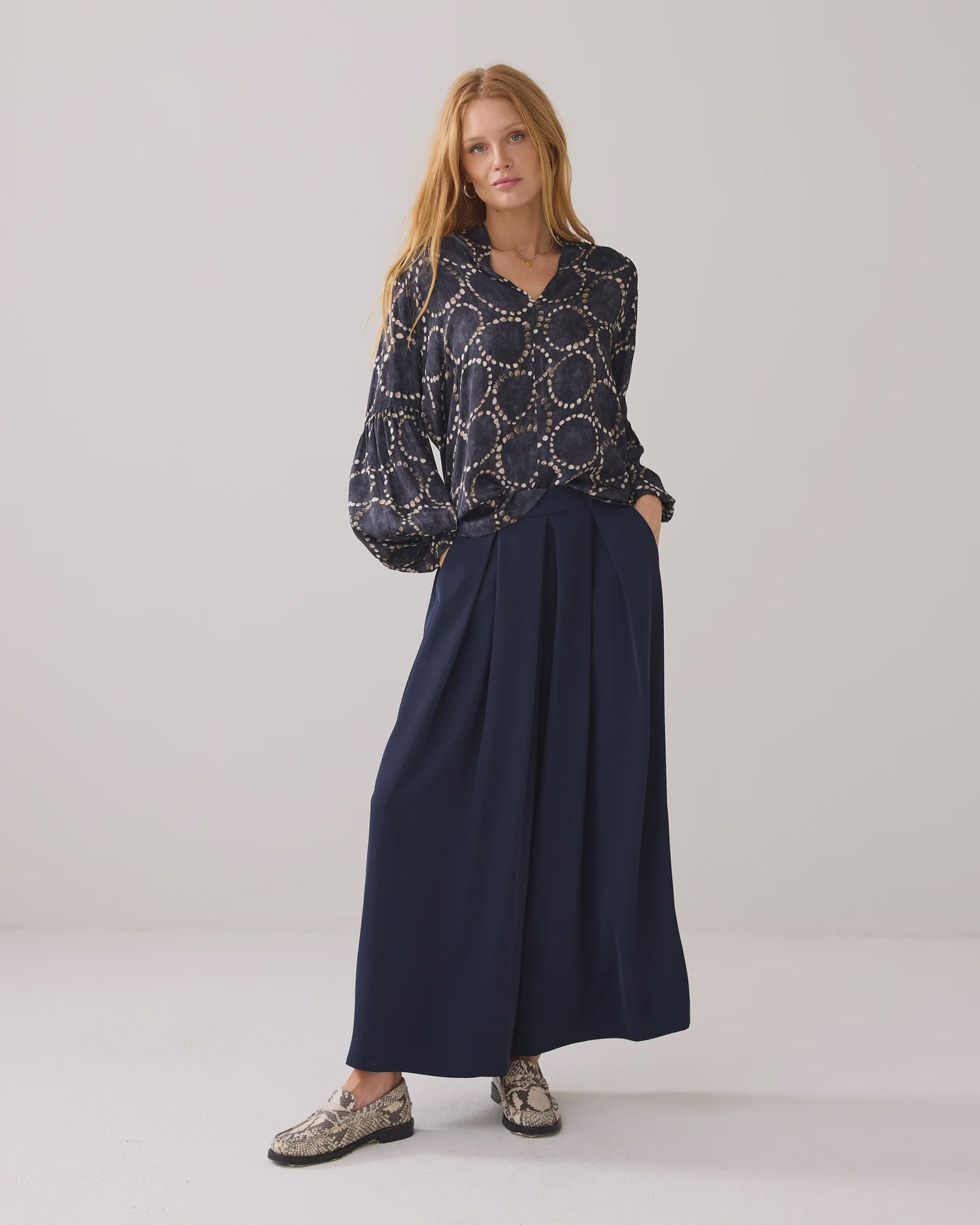Summum Slightly shiny top with print