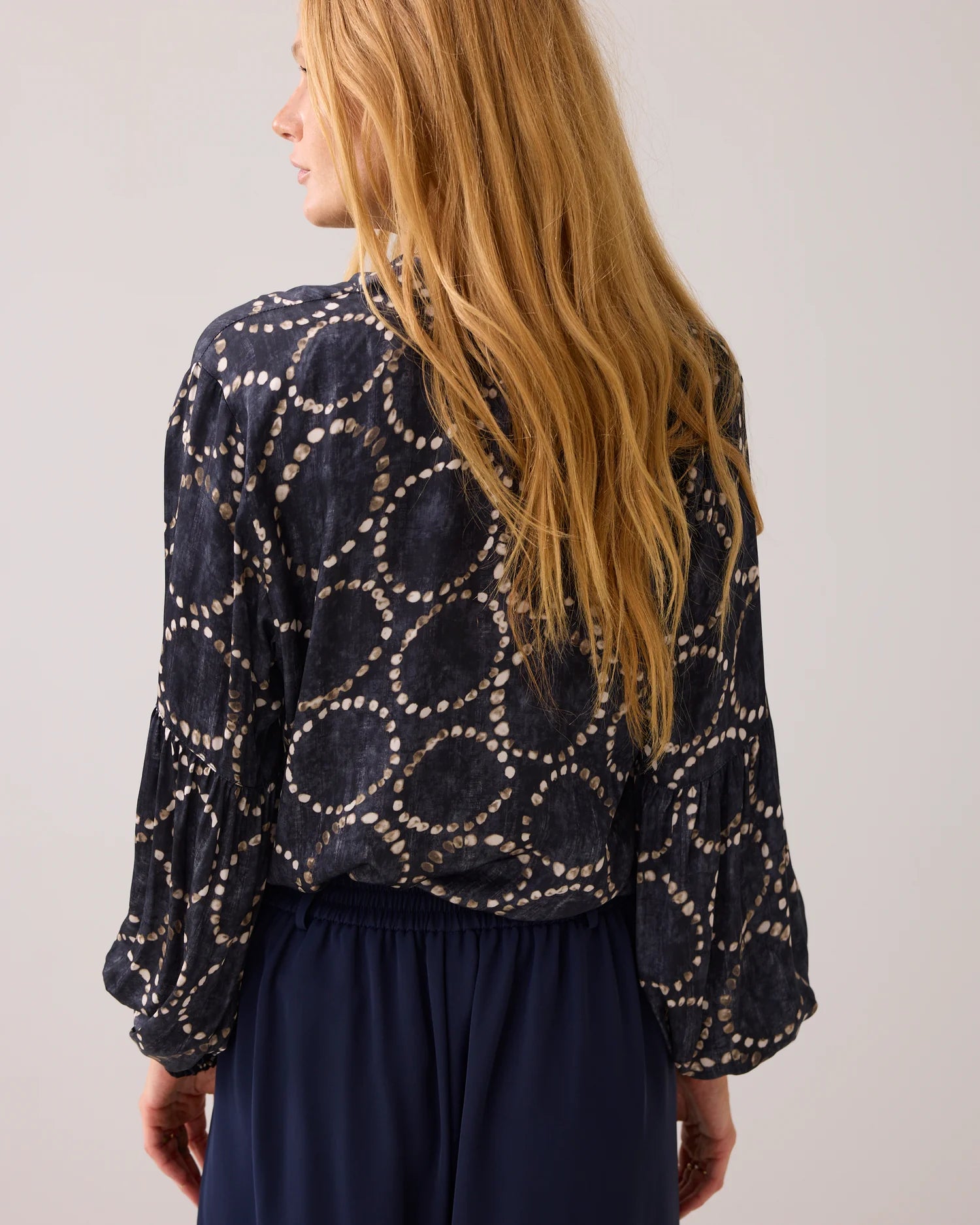 Summum Slightly shiny top with print