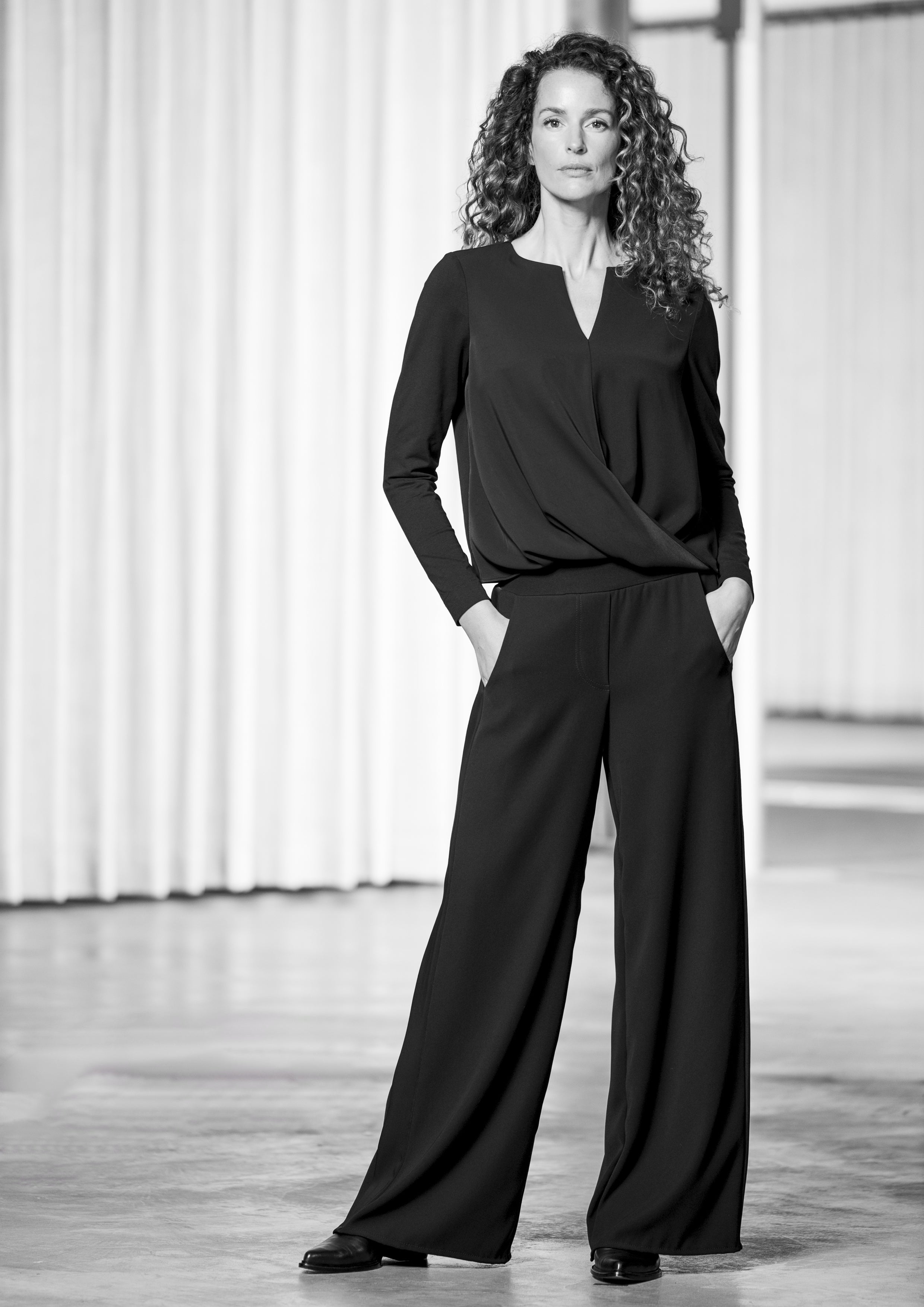 ANIA SCHIERHOLT BLACK BLOUSE