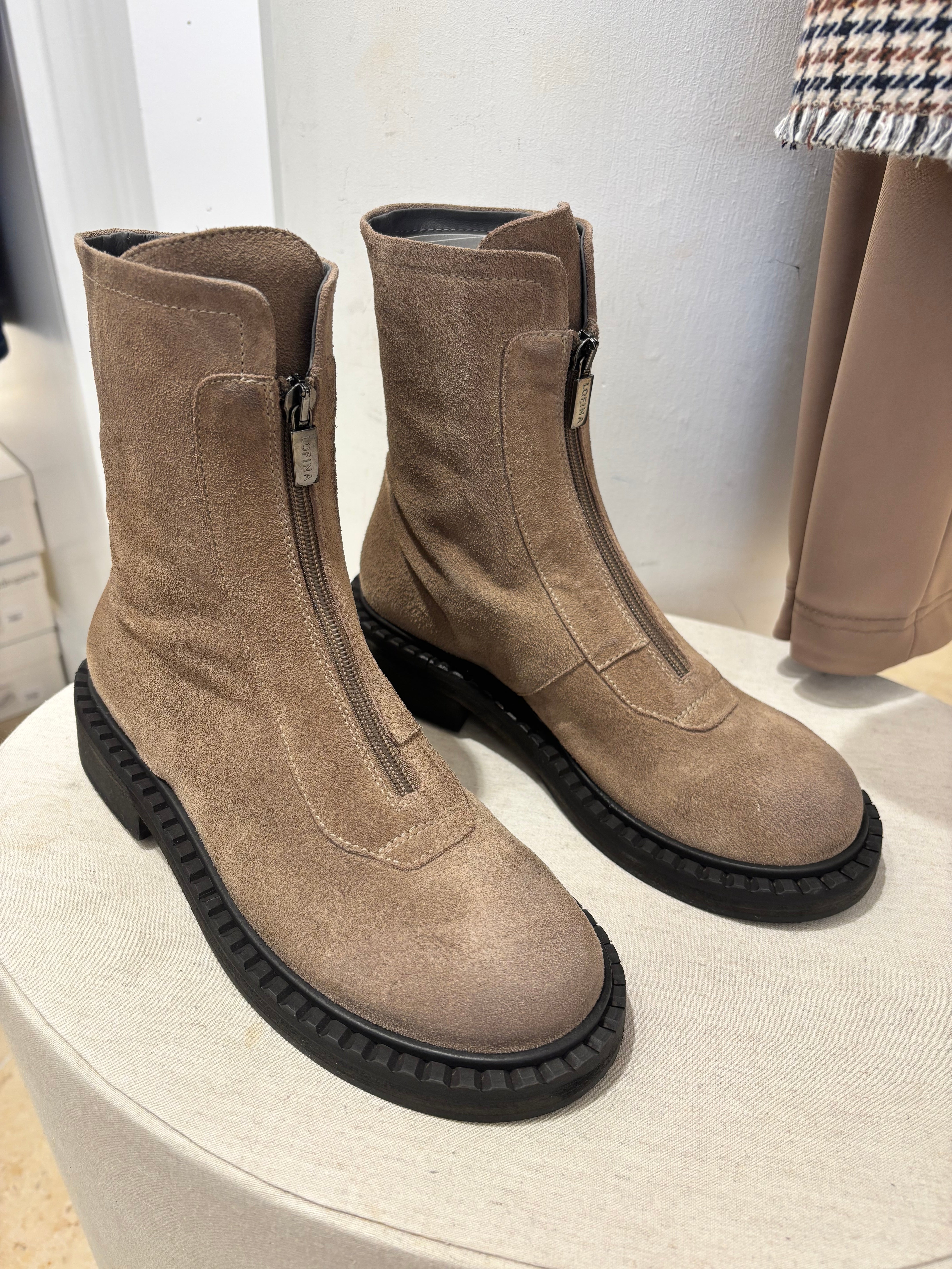 Lofina London cardboard