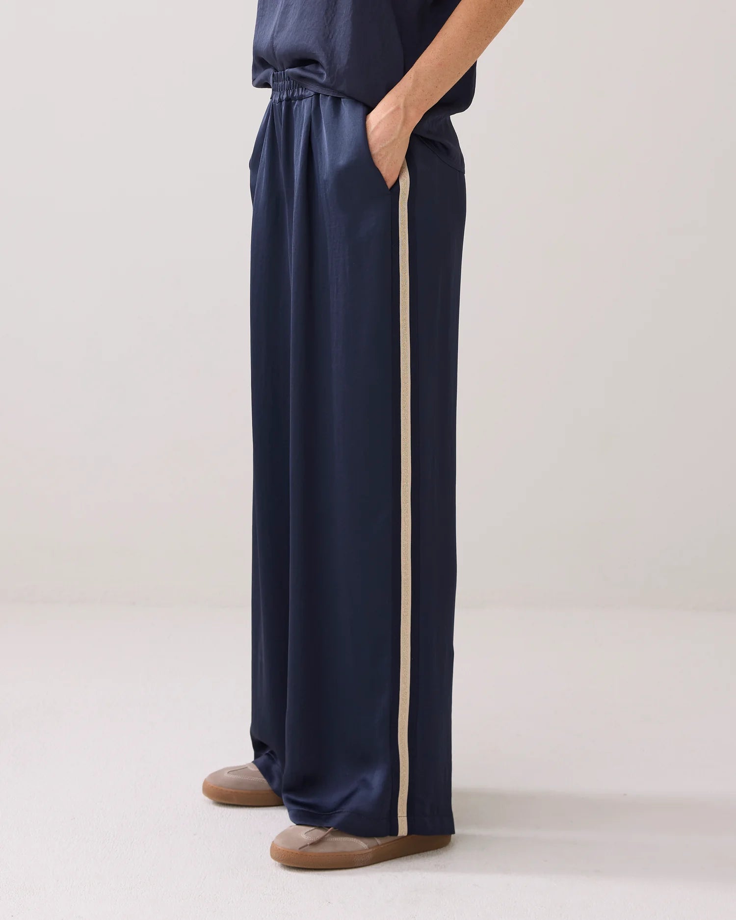 Summum Trousers Heavy silky touch