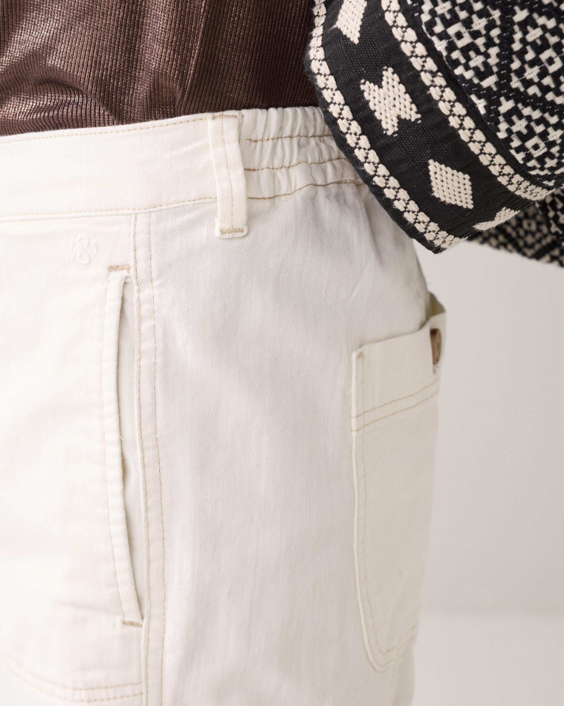 Summum Loose tapered trousers with Button fastening