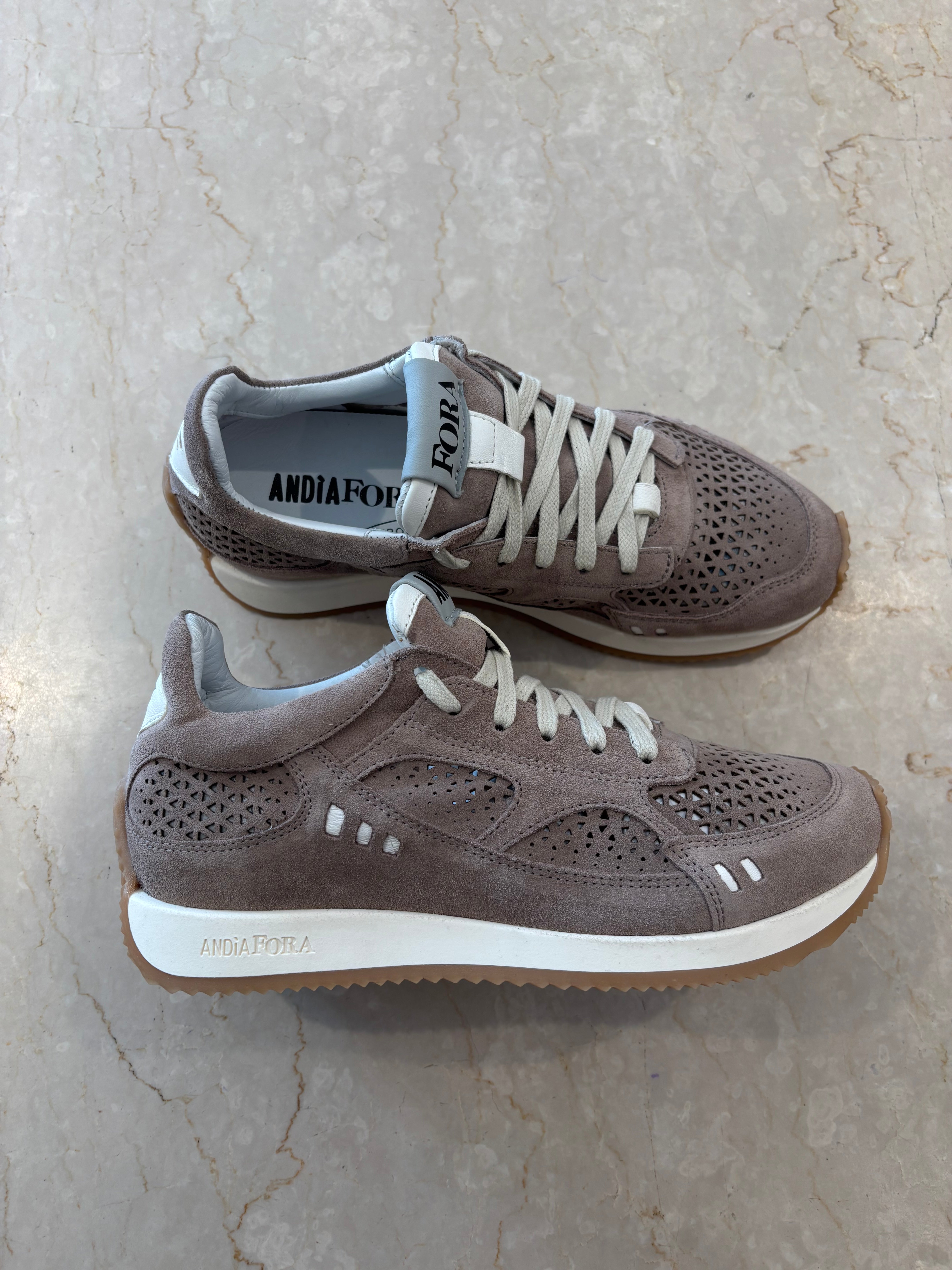 Anda Fora HOTY TRAF SUEDE TORTORA