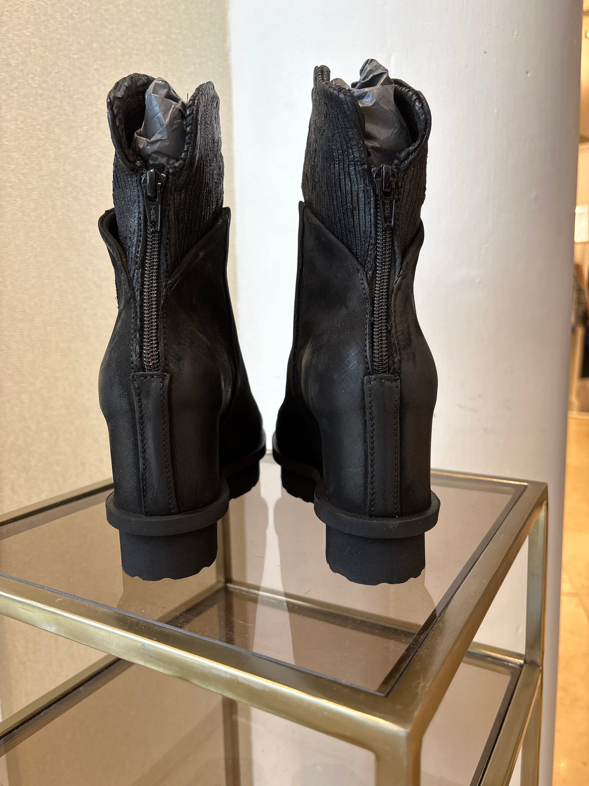Patrizia Bonfanti Jun Nabuk Black