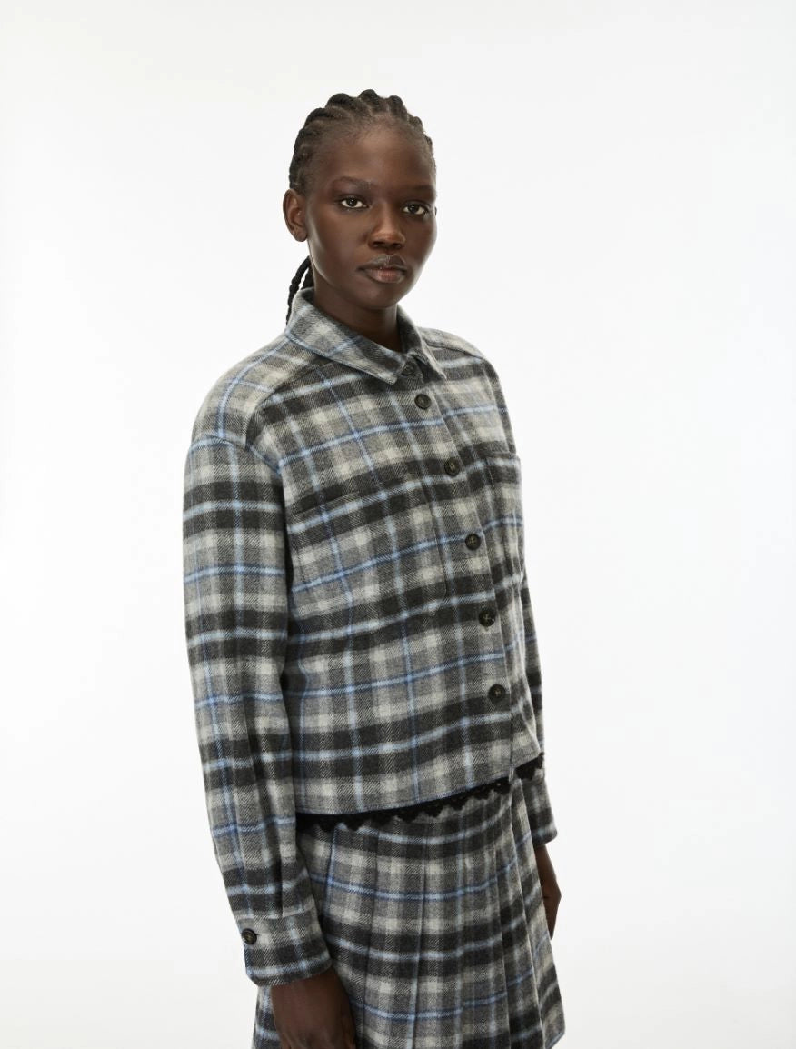 I blues flannel shirt