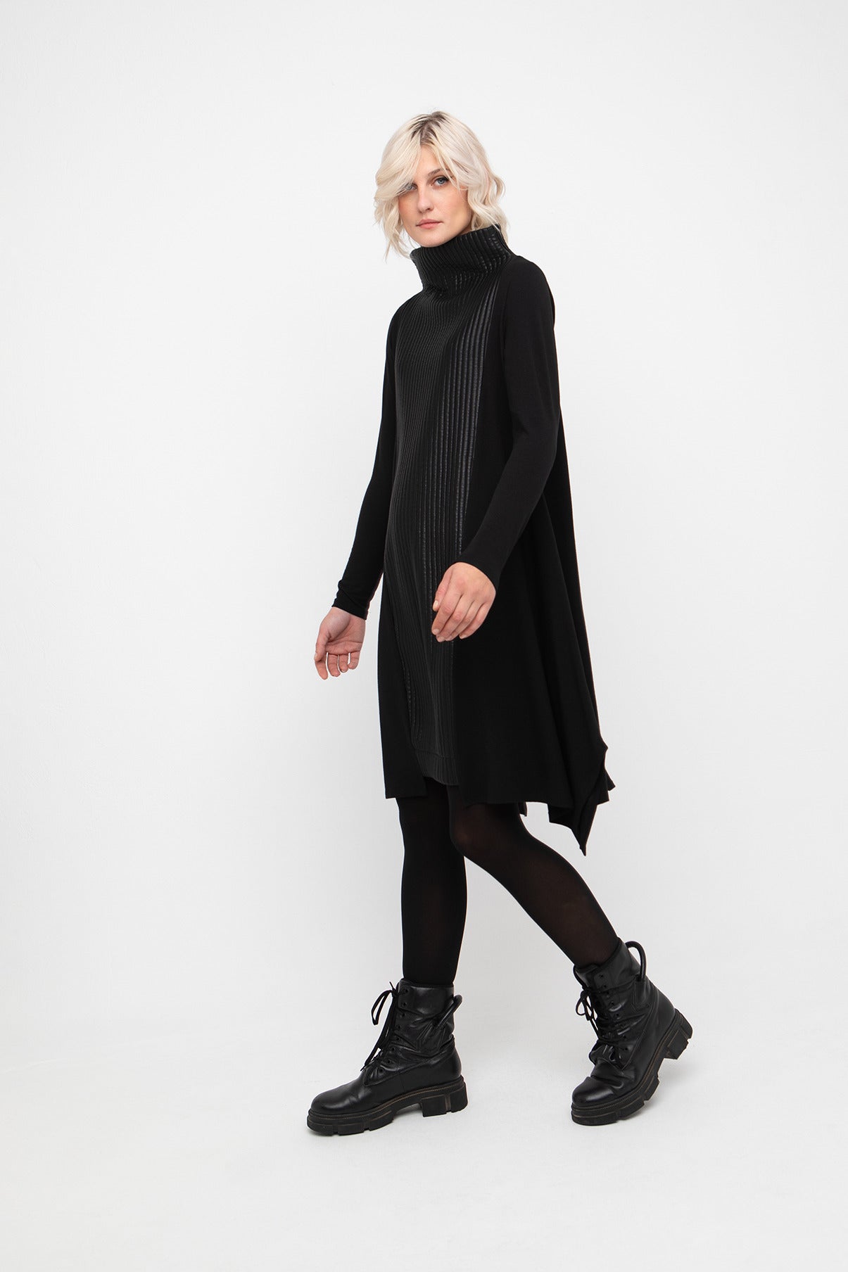 OZAI N KU Asymmetrical dress