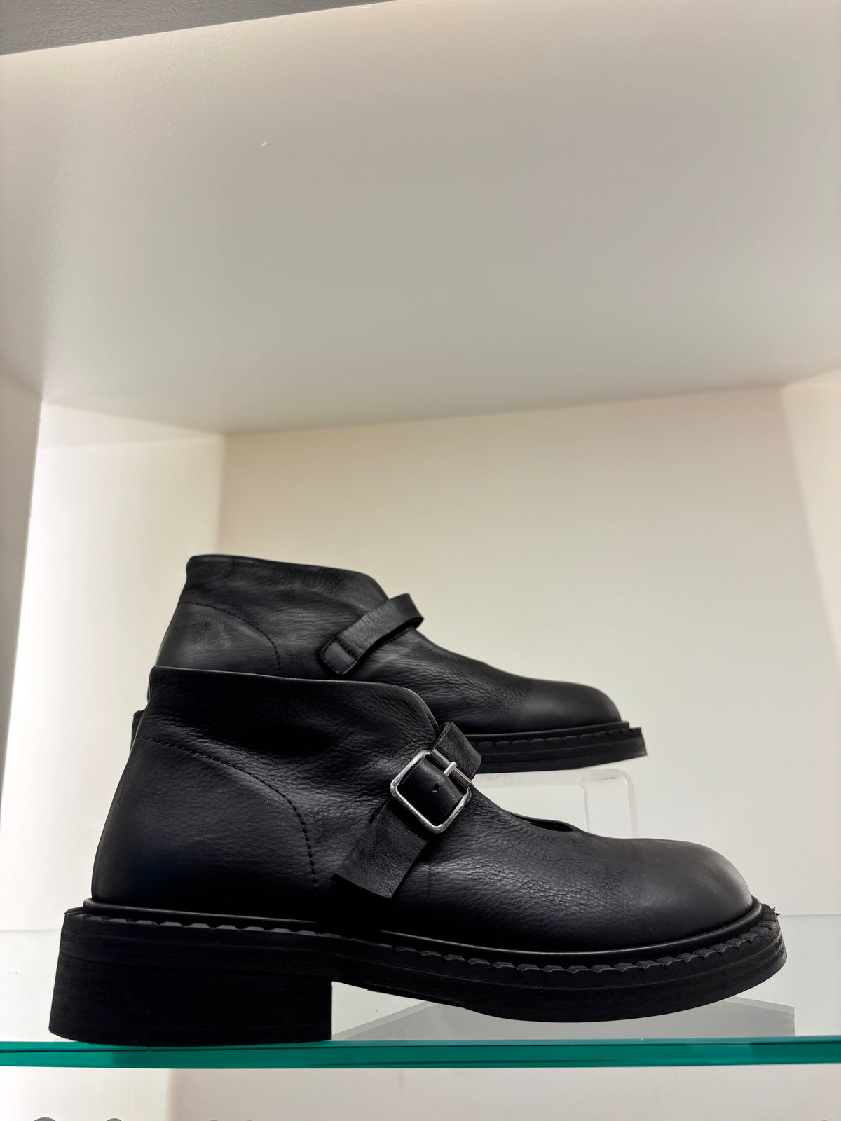 LOFINA Shoe
