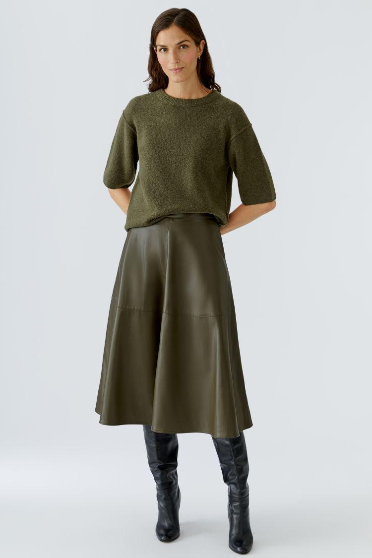 OUI pullover with outward seam
