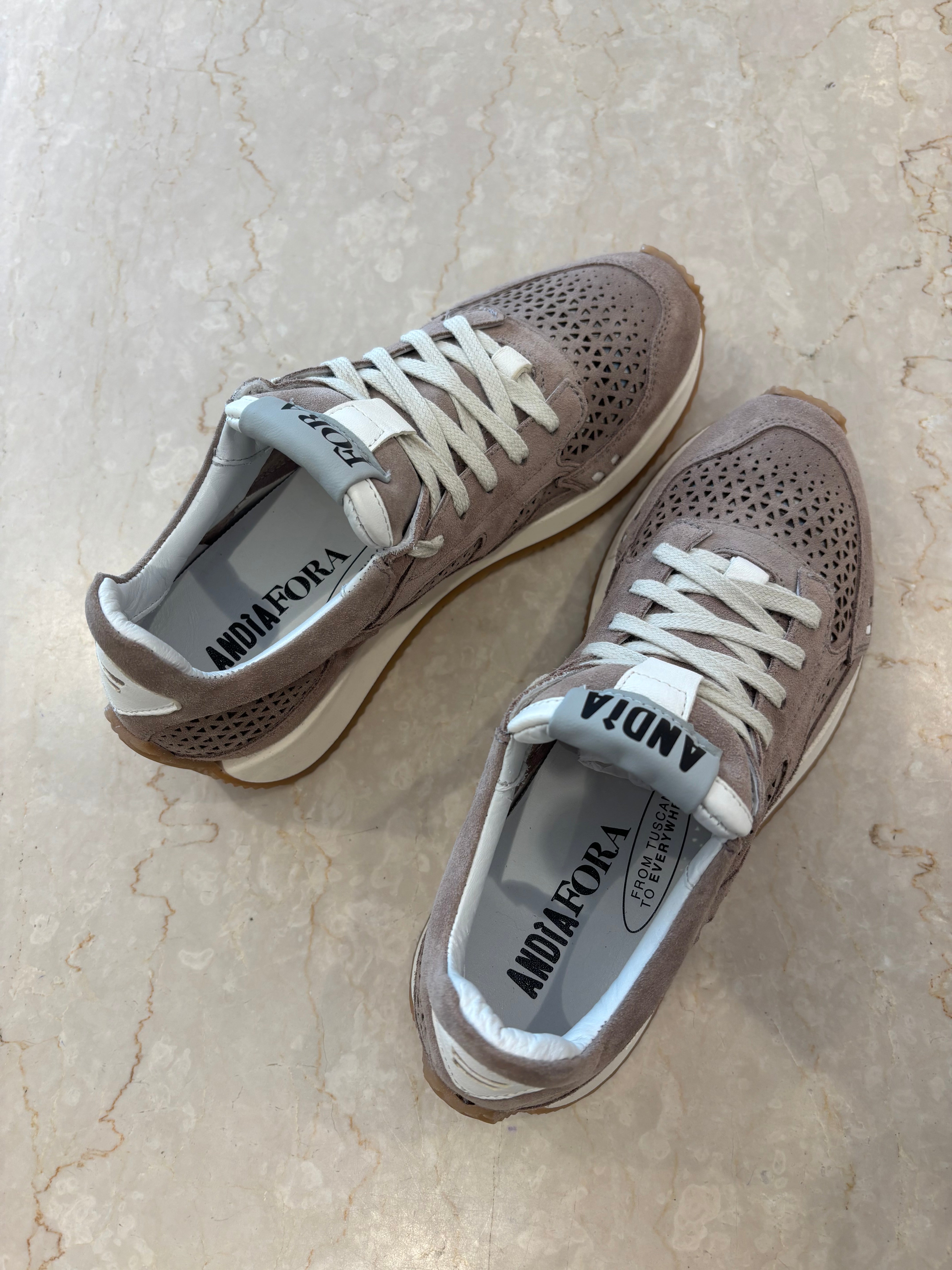 Anda Fora HOTY TRAF SUEDE TORTORA