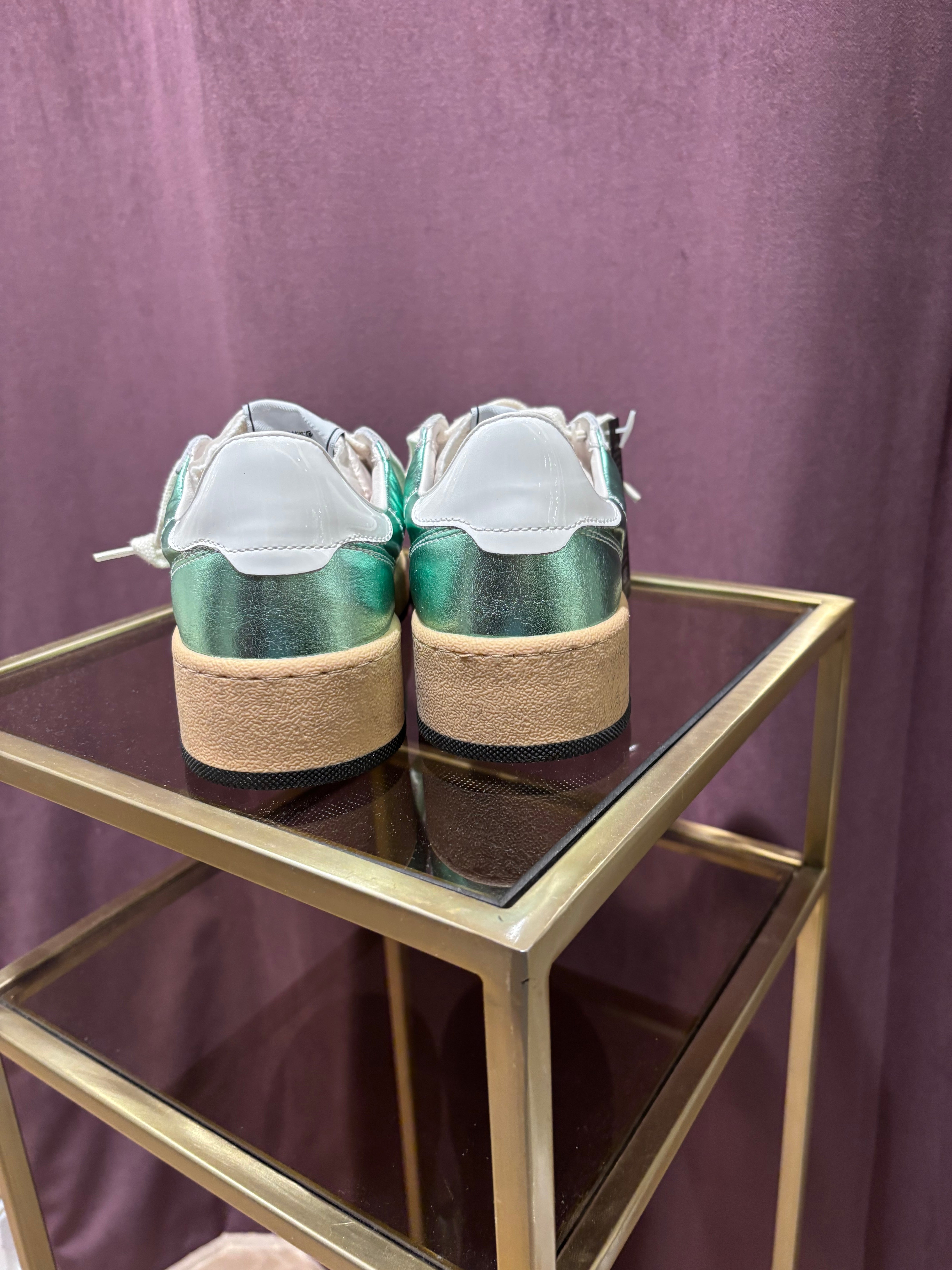 4B12 PLAYNEWSKY-D2012