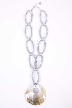 Naya loop necklace with large disc 357