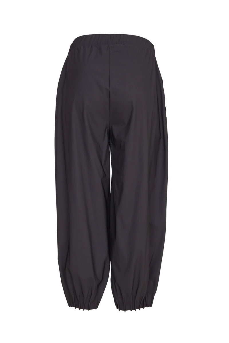 NAYA Trouser with pin tuck hem