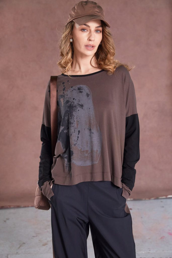 NAYA Placement print top with contrast  binding and sleeves