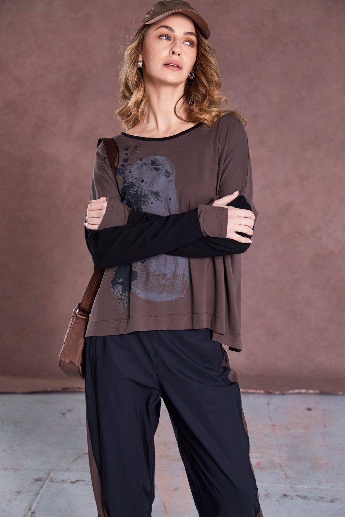 NAYA Placement print top with contrast  binding and sleeves