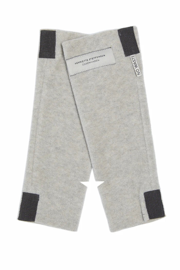 Henriette Steffensen WRIST WARMERS