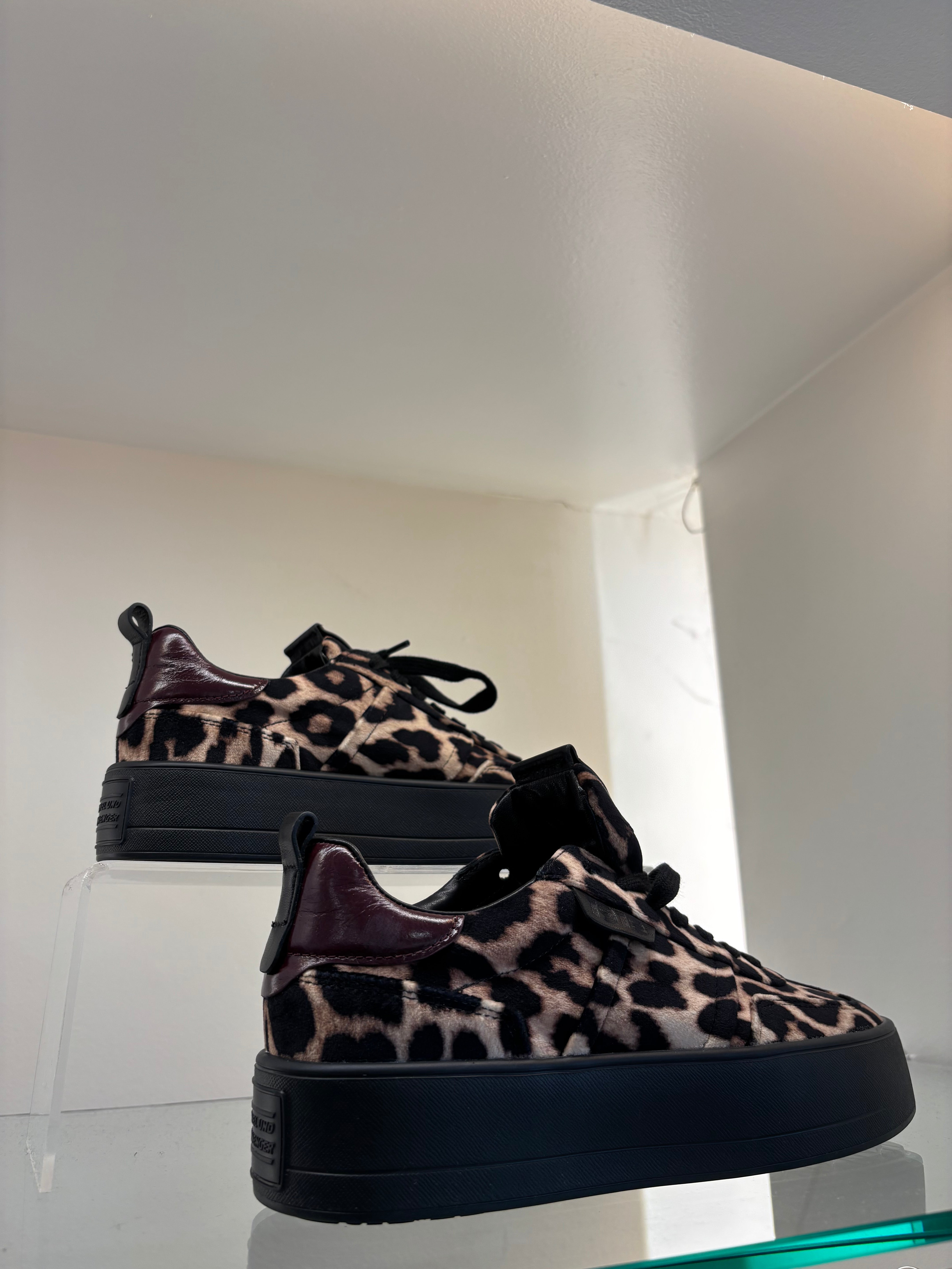 Kennel & Schmenger Leopard Trainers